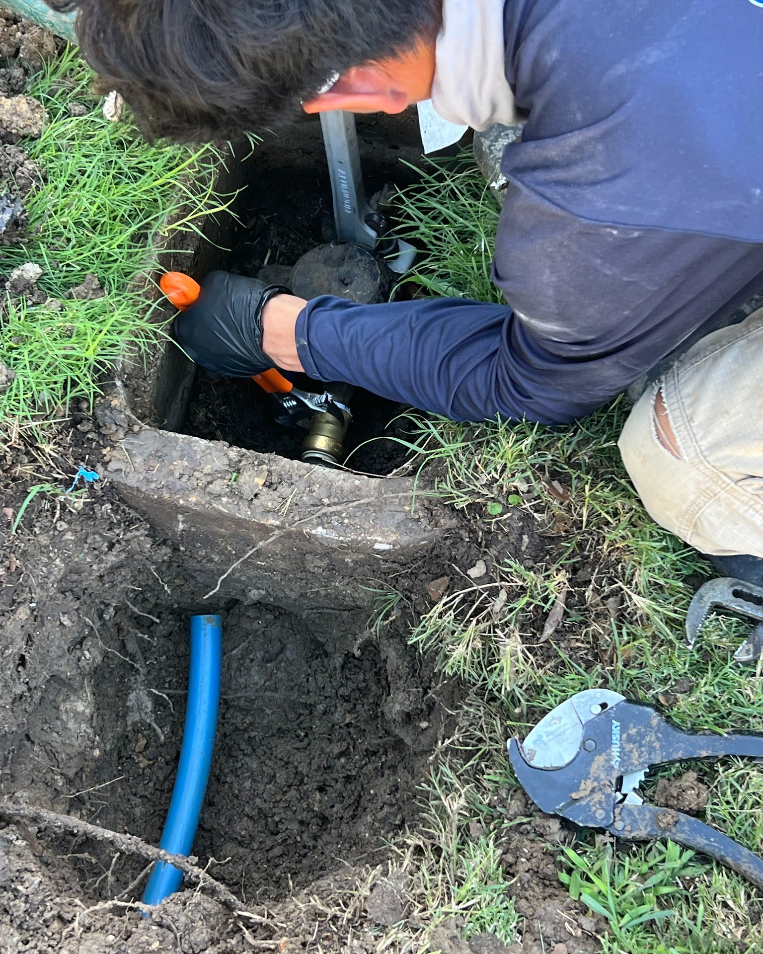 FlowMo Plumbing - Emergency repair for main water line leak